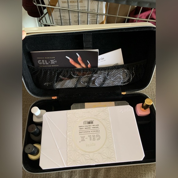 Apres French Manicure Nail Kit - Picture 2 of 3